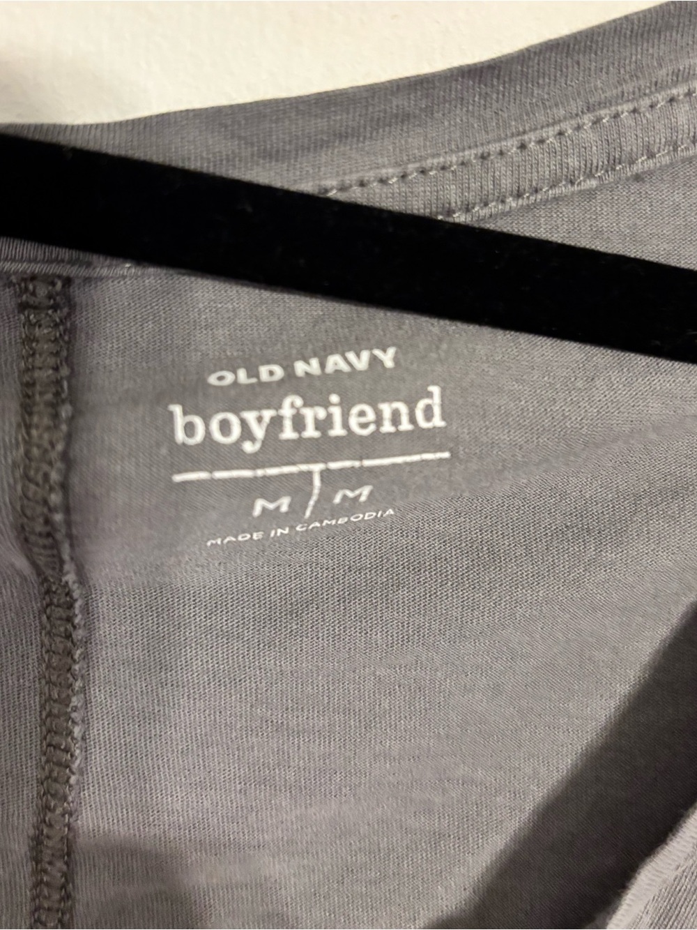 Old Navy Boyfriend Gray Scoop Neck Pocket Tee - Picture 2 of 3